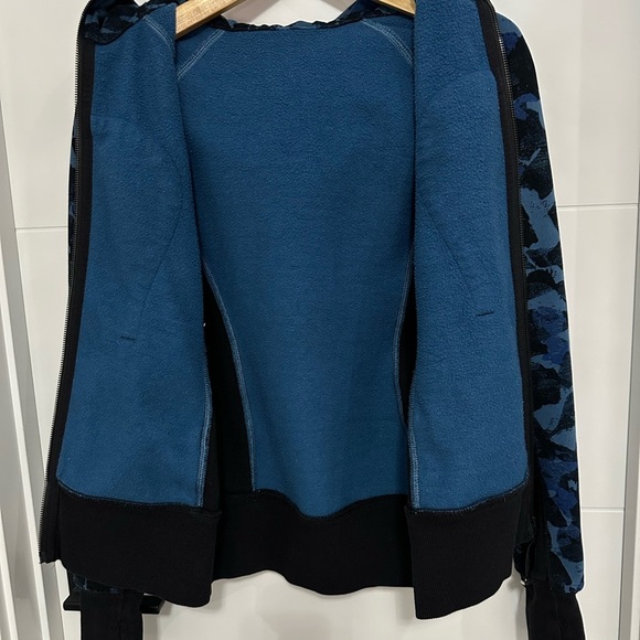 Lululemon: Women’s Full Zip Scuba Hoodie- Size 6 - Picture 3 of 12